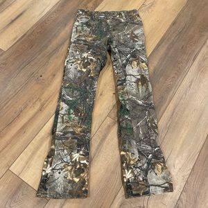 Women’s realtree wrangler camo jeans